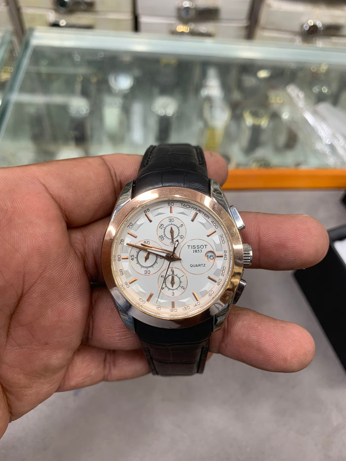 Classic Men’s Leather Strap Watch – Elegant Chronograph Watch