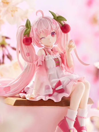 Furyu Hatsune Miku Sakura MIku Noodle Stopper (2025 Wink Ver)