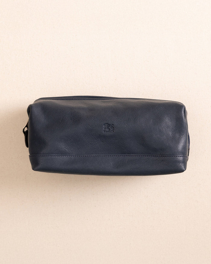 The front view of the Il Bisonte Travel Bag at Southern Tide - Blue Mezzanotte
