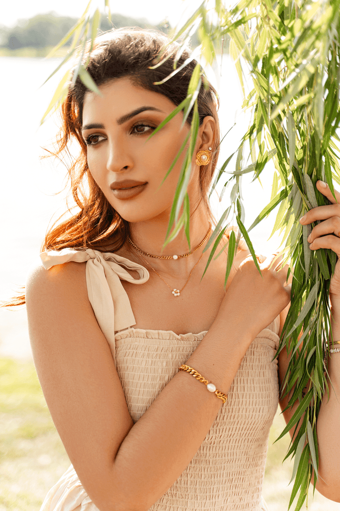 Izzy Pearl Gold Choker Necklace