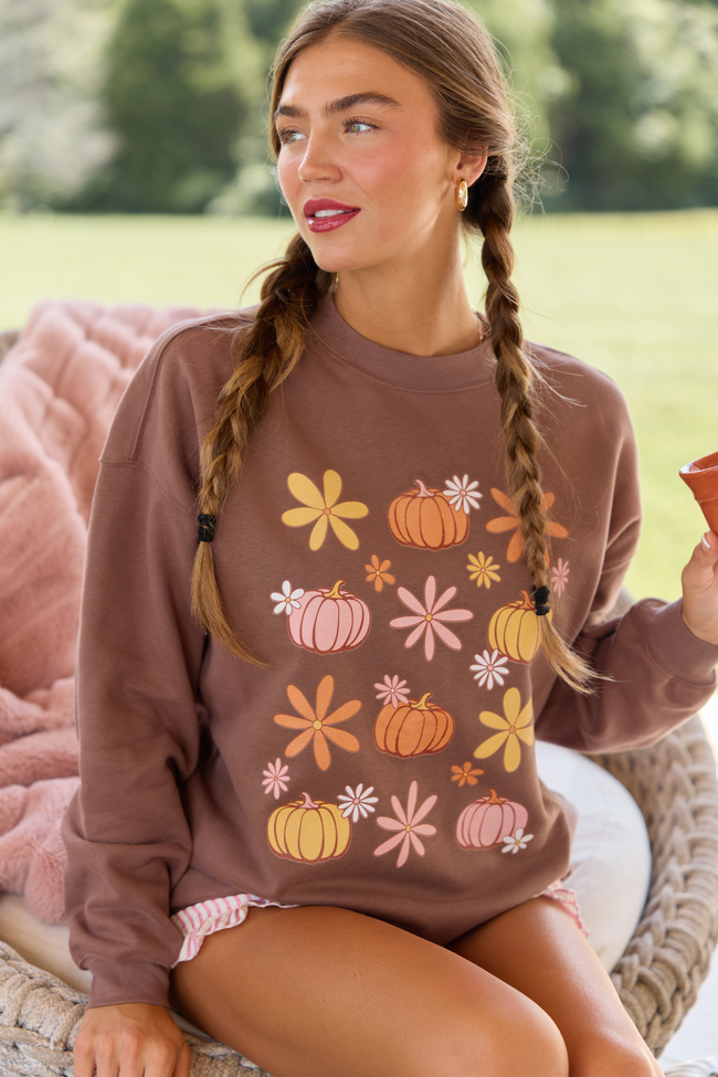 Pumpkin Daisy Mocha Graphic Sweatshirt